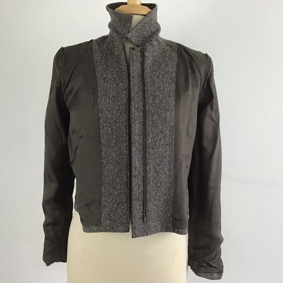 Ann Taylor stretch silk and wool zippered front tailored cropped jacket. Size 4 - Picture 5 of 11